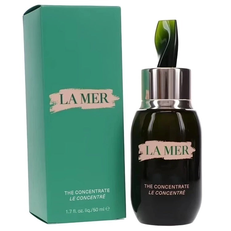 La Mer The Concentrate, La Mer Concentrate 50ml, La Mer The Concentrate 1.7 oz, La Mer skincare, La Mer serum, La Mer facial treatment, La Mer skincare treatment, luxury skincare, premium facial serum, La Mer moisturizer treatment